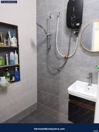Good Condition unit : 2 storey terrace Taman Kinrara Bandar Kinrara Puchong — gambar 3