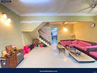 Nicely Renovated : 2 storey terrace Lestari Putra Seksyen 6 — gambar 2