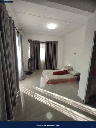 Gated and Guarded : 2 storey Semi D Bandar Seri Putra Bangi — gambar 11