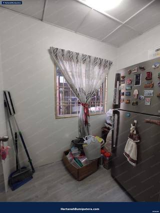 Gated and Guarded : 2 storey Semi D Bandar Seri Putra Bangi — gambar 8