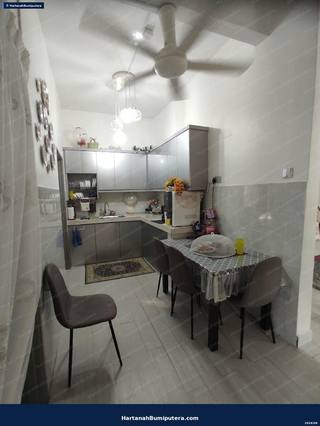 Gated and Guarded : 2 storey Semi D Bandar Seri Putra Bangi — gambar 7