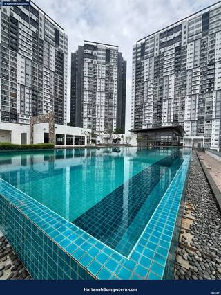 Swimming Pool View : Residensi Lili, Taman Bucida Hijauan, Persiaran Perdana Nilai — gambar 1