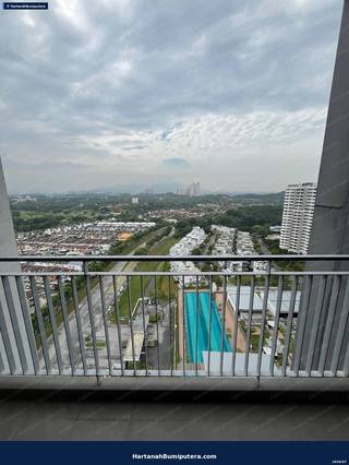 Swimming Pool View : Residensi Lili, Taman Bucida Hijauan, Persiaran Perdana Nilai — gambar 2