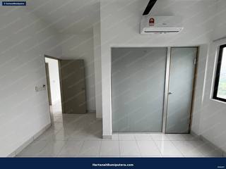 Swimming Pool View : Residensi Lili, Taman Bucida Hijauan, Persiaran Perdana Nilai — gambar 9