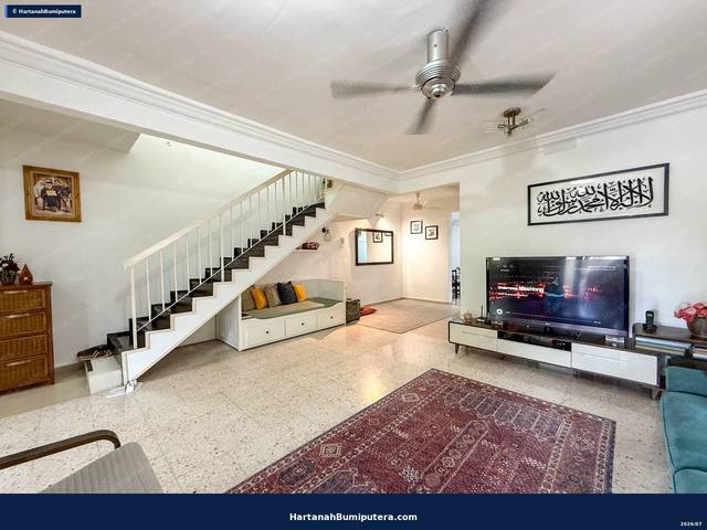 Renovated End Lot : 2 storey Taman Putra Perdana Puchong