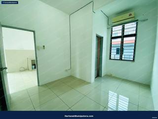 Corner Facing Playground : 2 Storey Taman Saujana KLIA, Kota Warisan, Sepang — gambar 15