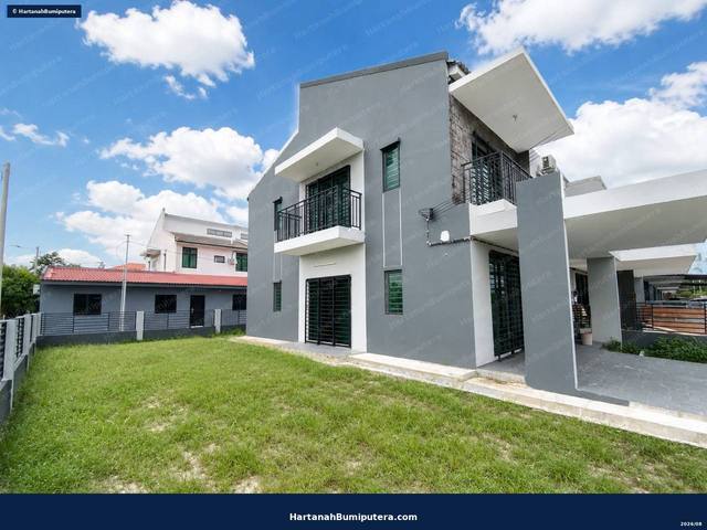 Corner Facing Playground : 2 Storey Taman Saujana KLIA, Kota Warisan, Sepang