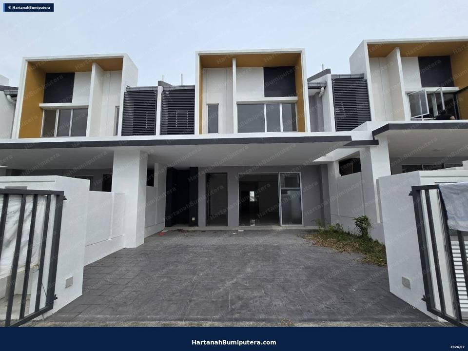 Bare Unit Size Besar :  Double Storey Terrace Serene Heights Type Verna, Bangi