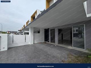 Bare Unit Size Besar :  Double Storey Terrace Serene Heights Type Verna, Bangi — gambar 3
