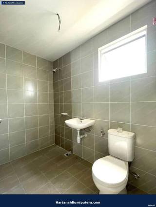End Lot bare unit baru : 2 storey terrace Kita Bayu Cybersouth — gambar 9