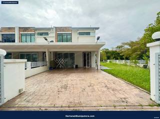 Corner with huge land : 2 storey terrace Ceria Residence Cyberjaya — gambar 1