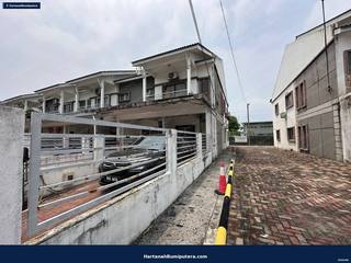 End Lot Fully Furnished : The Lake Residence Taman Putra Perdana — gambar 2