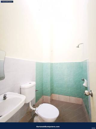 Next to Cyberjaya : 2.5 Storey terrace End Lot Taman Amanputra Puchong — gambar 13