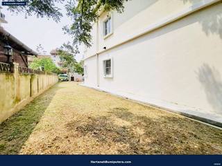 Next to Cyberjaya : 2.5 Storey terrace End Lot Taman Amanputra Puchong — gambar 3