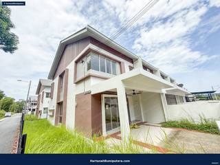 Nice End Lot : 2 storey terrace Greenwoods Cendana Salak Perdana — gambar 7