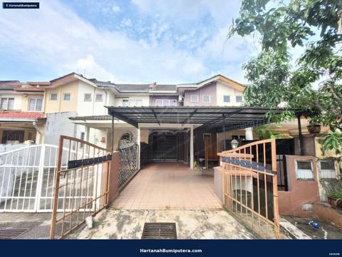 Homestay House Facing Open : Double Storey House Taman Puchong Utama PU10