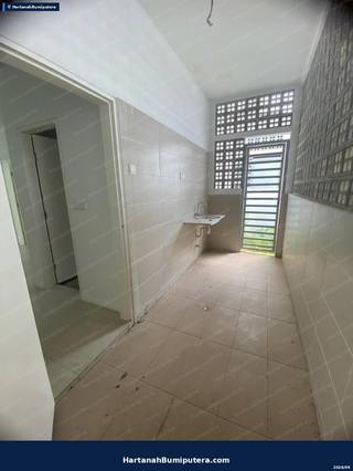 Walking Distance to Commercial area : 2 storey terrace Taman Surian (serintin) Mantin — gambar 3