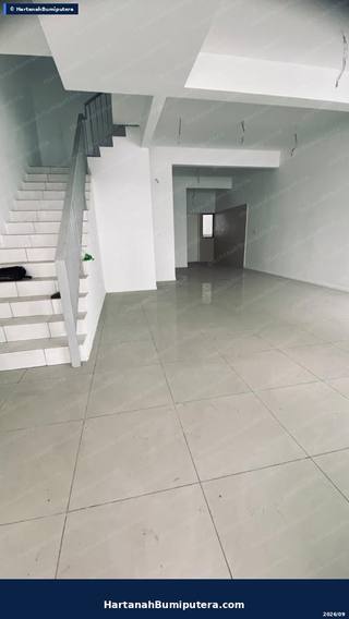 Walking Distance to Commercial area : 2 storey terrace Taman Surian (serintin) Mantin — gambar 5