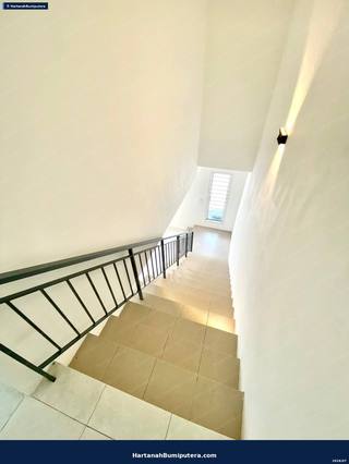 Nice unit : 2  storey terrace Garden Villa Taman Tasik Semenyih — gambar 17