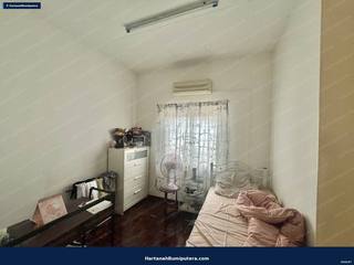 Facing Playground : 2 storey terrace Lestari Perdana Seri Kembangan — gambar 17