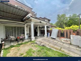 Facing Playground : 2 storey terrace Lestari Perdana Seri Kembangan — gambar 2