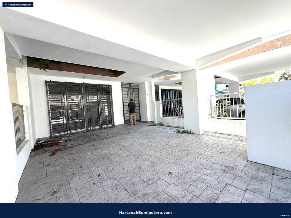 Bigger size : Double Storey Pristine  Bandar Enstek