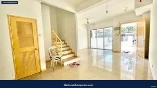 Like New : 2 Storey terrace Taman Lestari Putra Seri Kembangan — gambar 3