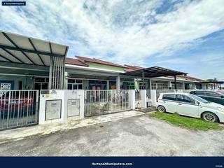 Tanah Belakang Luas : Terrace Setingkat Taman Semarang Mutiara Jenderam Hilir — gambar 12