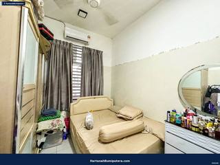 Tanah Belakang Luas : Terrace Setingkat Taman Semarang Mutiara Jenderam Hilir — gambar 13