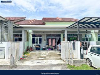 Tanah Belakang Luas : Terrace Setingkat Taman Semarang Mutiara Jenderam Hilir — gambar 15