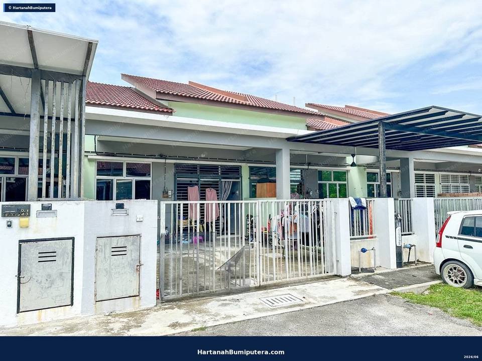 Tanah Belakang Luas : Terrace Setingkat Taman Semarang Mutiara Jenderam Hilir