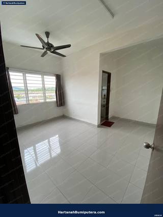 Nice unit with balcony : Apartment Suria Bayu Taman Emas Dengkil — gambar 5