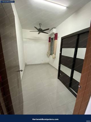Nice unit with balcony : Apartment Suria Bayu Taman Emas Dengkil — gambar 2