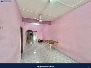 Extended Kitchen : A single storey terrace Bandar Rinching Semenyih — gambar 9