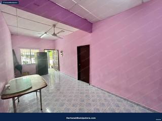 Extended Kitchen : A single storey terrace Bandar Rinching Semenyih — gambar 7