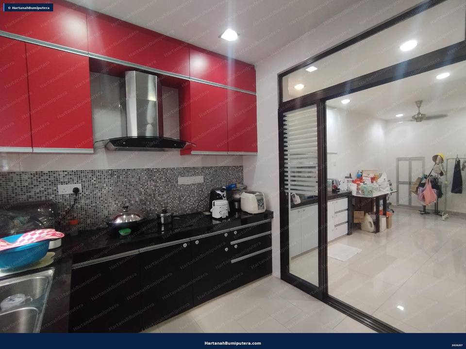 Freehold unit In Taman Putra Prima : 2 storey terrace Intermediate Taman Putra Prima Puchong