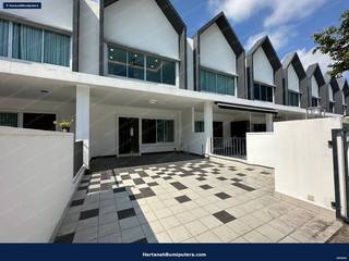 Nicely Renovated : Double Storey Terrace House (Type Ebonylane) Eco forest, semenyih — gambar 1