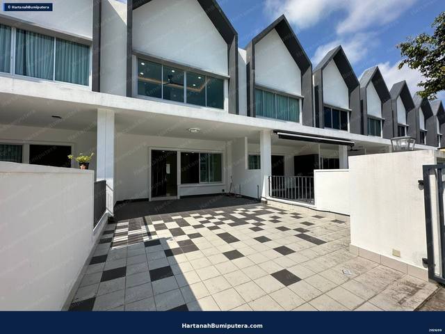 Nicely Renovated : Double Storey Terrace House (Type Ebonylane) Eco forest, semenyih