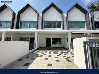 Nicely Renovated : Double Storey Terrace House (Type Ebonylane) Eco forest, semenyih — gambar 2