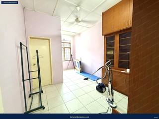 Spacious unit : 2 storey terrace Taman Warisan Mulia Sepang — gambar 9
