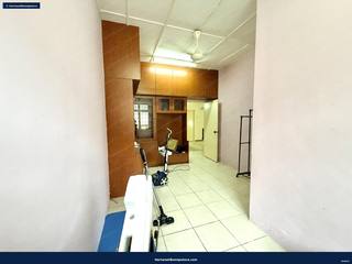 Spacious unit : 2 storey terrace Taman Warisan Mulia Sepang — gambar 10