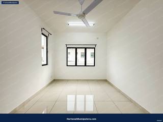 Corner Lot  Brand New : 2 storey Kasih Residence Setia Alam Sari Bangi — gambar 24