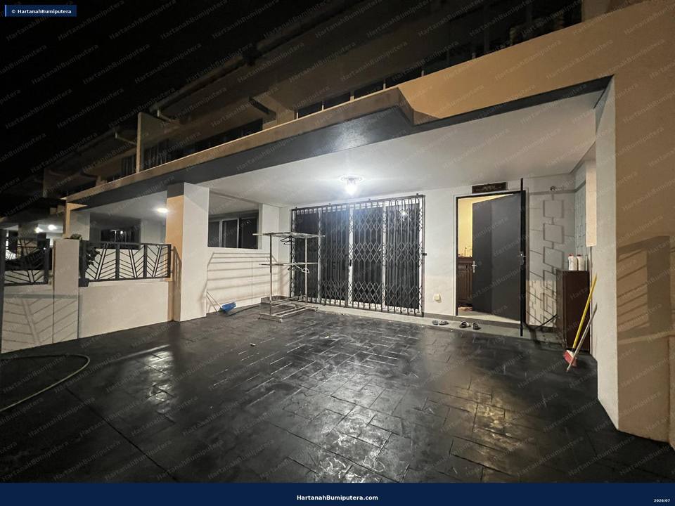 Facing lake : 2 Storey Terrace (Type: Arina) @ Serenia City, Sepang