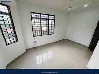 Tiles Newly changed : Semi D Double storey cluster with huge land in Taman Putra Perdana — gambar 10
