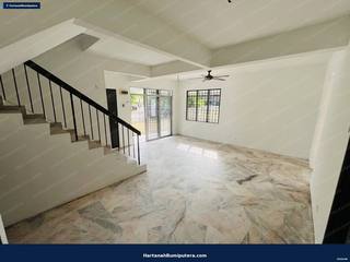 Tiles Newly changed : Semi D Double storey cluster with huge land in Taman Putra Perdana — gambar 7