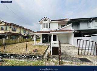 Tiles Newly changed : Semi D Double storey cluster with huge land in Taman Putra Perdana — gambar 2