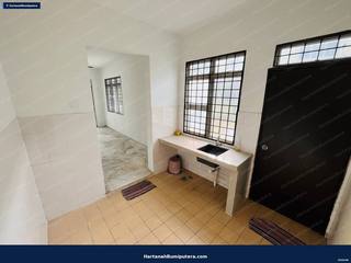 Tiles Newly changed : Semi D Double storey cluster with huge land in Taman Putra Perdana — gambar 18