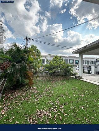 End Lot with huge land : 2 storey terrace Taman Pelangi Semenyih — gambar 3