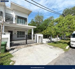 End Lot with huge land : 2 storey terrace Taman Pelangi Semenyih — gambar 1