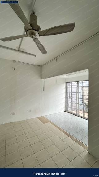 Bigger unit : 2 storey terrace Taman Lestari Putra Seksyen 5 — gambar 3